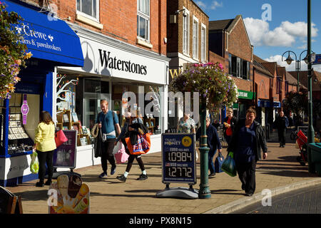 Magasins du centre-ville sur la rue Victoria à Crewe centre ville UK Banque D'Images