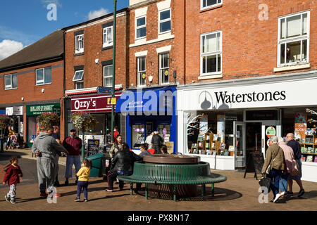 Magasins du centre-ville sur la rue Victoria à Crewe centre ville UK Banque D'Images