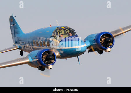 XIX Avro Anson C19 1940 avion. Dix-neuf Avro aile basse vintage transport avion appartenant par BAE Systems. Volant à Shuttleworth Banque D'Images