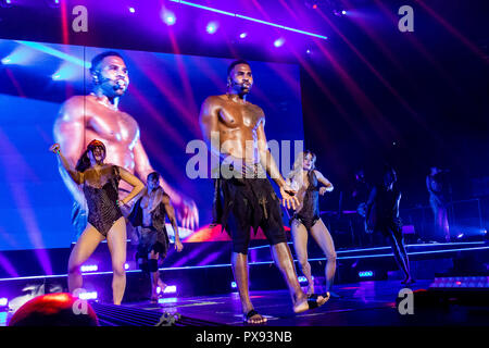 Milan, Italie. 19 Oct, 2018. Jason Derulo effectue sur scène à Mediolanum Forum, pour sa seule date en France de la tournée mondiale 2côtés Crédit : Valeria Portinari/Alamy Live News Banque D'Images