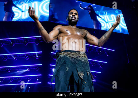 Milan, Italie. 19 Oct, 2018. Jason Derulo effectue sur scène à Mediolanum Forum, pour sa seule date en France de la tournée mondiale 2côtés Crédit : Valeria Portinari/Alamy Live News Banque D'Images