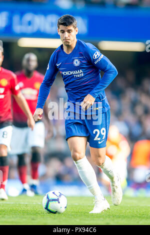 Londres, Royaume-Uni. 20 Oct, 2018. Ãlvaro Morata de Chelsea au cours de la Premier League match entre Chelsea et Manchester United à Stamford Bridge, Londres, Angleterre le 20 octobre 2018. Photo par Salvio Calabrese. Usage éditorial uniquement, licence requise pour un usage commercial. Aucune utilisation de pari, de jeux ou d'un seul club/ligue/dvd publications. Credit : UK Sports Photos Ltd/Alamy Live News Banque D'Images