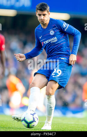 Londres, Royaume-Uni. 20 Oct, 2018. Ãlvaro Morata de Chelsea au cours de la Premier League match entre Chelsea et Manchester United à Stamford Bridge, Londres, Angleterre le 20 octobre 2018. Photo par Salvio Calabrese. Usage éditorial uniquement, licence requise pour un usage commercial. Aucune utilisation de pari, de jeux ou d'un seul club/ligue/dvd publications. Credit : UK Sports Photos Ltd/Alamy Live News Banque D'Images