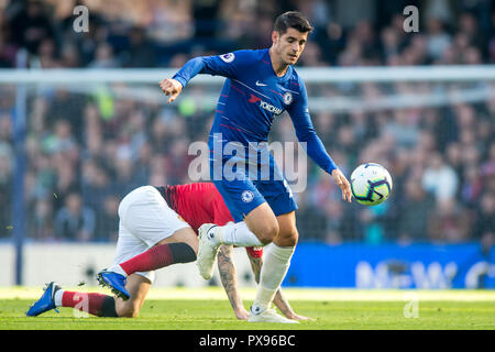 Londres, Royaume-Uni. 20 Oct, 2018. Ãlvaro Morata de Chelsea au cours de la Premier League match entre Chelsea et Manchester United à Stamford Bridge, Londres, Angleterre le 20 octobre 2018. Photo par Salvio Calabrese. Usage éditorial uniquement, licence requise pour un usage commercial. Aucune utilisation de pari, de jeux ou d'un seul club/ligue/dvd publications. Credit : UK Sports Photos Ltd/Alamy Live News Banque D'Images