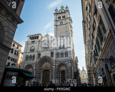 Cattedrale di San Lorenzo (Cathédrale de St Laurent), une église catholique romaine dans la ville portuaire de Gênes, ligurie, italie. Banque D'Images