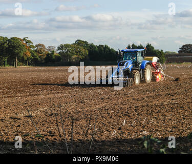 Réglage des tracteurs dans le domaine des semences Banque D'Images