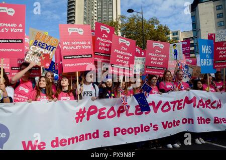 Peuples autochtones anti brexit mars manifestation à Londres 20 oct 2018 UK Banque D'Images