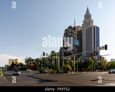 L'Hôtel New York New York et la signalisation sur le boulevard principal de Las Vegas à Las Vegas, Nevada, USA le 13 août 2018 Banque D'Images