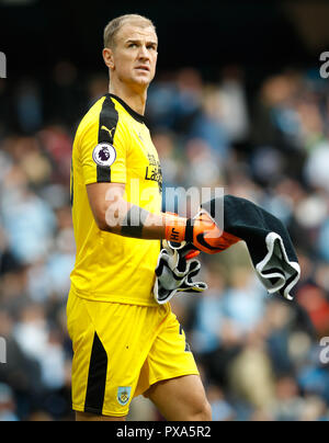 Burnley gardien Joe Hart au cours de la Premier League match au stade Etihad, Manchester. ASSOCIATION DE PRESSE Photo. Photo date : Samedi 20 octobre 2018. Voir l'ACTIVITÉ DE SOCCER histoire Man City. Crédit photo doit se lire : Martin Rickett/PA Wire. RESTRICTIONS : EDITORIAL N'utilisez que pas d'utilisation non autorisée avec l'audio, vidéo, données, listes de luminaire, club ou la Ligue de logos ou services 'live'. En ligne De-match utilisation limitée à 120 images, aucune émulation. Aucune utilisation de pari, de jeux ou d'un club ou la ligue/dvd publications. Banque D'Images