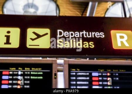 Aeropuerto de Barajas, Madrid, Madrid, Espagne Salidas Banque D'Images