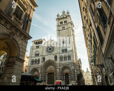 Cattedrale di San Lorenzo (Cathédrale de St Laurent), une église catholique romaine dans la ville portuaire de Gênes, ligurie, italie. Banque D'Images