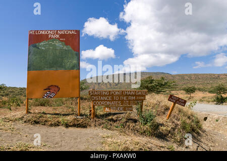 Inscrivez-vous pour le point de départ du sentier de randonnée du mont Longonot dans la montagne avec la distance, Kenya Banque D'Images