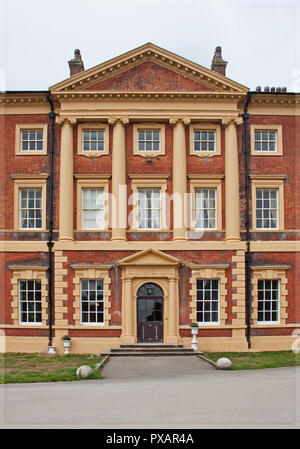Résumé Une vue de la façade de Lytham Hall Banque D'Images