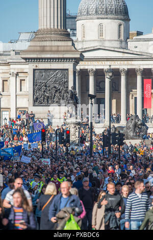 Londres, Royaume-Uni. 20 octobre, 2018. Le vote du peuple marche a lieu dans le centre de Londres exigeant un second référendum sur le Brexit deal. Banque D'Images