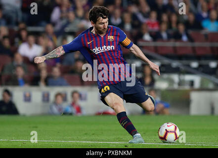 Camp Nou, Barcelona, Espagne. 20 Oct, 2018. La Liga football, Barcelone et Séville, le FC Barcelone Lionel Messi de pousses et marque son 2ème but du côté de la 12ème minute : Action Crédit Plus Sport/Alamy Live News Banque D'Images