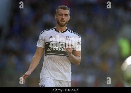 Cardiff, Royaume-Uni. 20 Oct, 2018. Calum Chambres de Fulham en action.Premier League match, Cardiff City v Fulham au Cardiff City Stadium le samedi 20 octobre 2018. Cette image ne peut être utilisé qu'à des fins rédactionnelles. Usage éditorial uniquement, licence requise pour un usage commercial. Aucune utilisation de pari, de jeux ou d'un seul club/ligue/dvd publications. Photos par Andrew Andrew/Verger Verger la photographie de sport/Alamy live news Crédit : Andrew Orchard la photographie de sport/Alamy Live News Banque D'Images