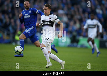 Cardiff, Royaume-Uni. 20 Oct, 2018. Stefan Johansen de Fulham en action.Premier League match, Cardiff City v Fulham au Cardiff City Stadium le samedi 20 octobre 2018. Cette image ne peut être utilisé qu'à des fins rédactionnelles. Usage éditorial uniquement, licence requise pour un usage commercial. Aucune utilisation de pari, de jeux ou d'un seul club/ligue/dvd publications. Photos par Andrew Andrew/Verger Verger la photographie de sport/Alamy live news Crédit : Andrew Orchard la photographie de sport/Alamy Live News Banque D'Images