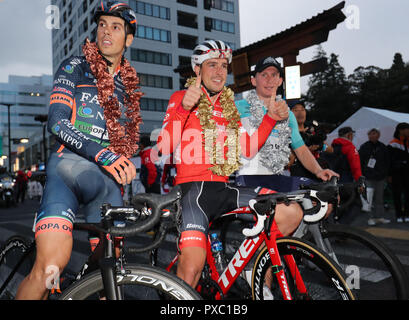 Utsunomiya, Japon. 20 Oct, 2018. Le cycliste allemand John Degednkolb (C) sourit avec Cameron Scott de l'Australie (R) et Marco de canola de l'Italie après la coupe du Japon en Critérium Utsunomiya, 100km au nord de Tokyo le samedi 20 octobre 2018. Trek de Degenkolb Segafredo gagné la course alors que Scott de l'Académie cycliste australienne terminé runner up et de canola Nippo Vini Fantini a terminé le deuxième finaliste. Credit : Yoshio Tsunoda/AFLO/Alamy Live News Banque D'Images