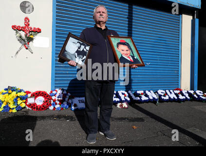 Charlie Butler, dont la nièce Evelyn Baird, son partenaire Michael Morrison (27) et son enfant Michelle Baird, âgé de seulement sept, était parmi les neuf personnes innocentes tuées par une bombe de l'IRA dans un magasin sur la route de Shankill, il y a 25 ans, sur la scène de l'attaque à Belfast. Banque D'Images