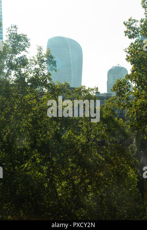 20 Fenchurch Street (talkie walkie) bâtiment vu de Finsbury Circus dans la ville de Londres Banque D'Images