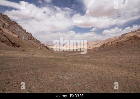 Le sud de l'Alichur Jarty Gumbez proche plage, montagnes du Pamir, dans la région autonome du Haut-Badakhchan au Tadjikistan, Banque D'Images