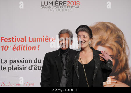 Lyon, France, 19 octobre 2018 : réalisateur algérien Rachid Bouchareb et comédienne algérienne Biyouna sont vus à Lyon (Centre-est de la France) Banque D'Images