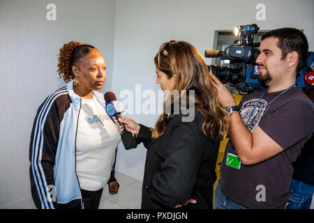 Miami Florida,Overtown,Community Redéveloppement Agency,remis en état Affordable Housing Ribbon Cutting Ceremony,Hispanic Latin Latino ethnie immigré Banque D'Images