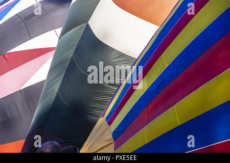 Statesville, North Carolina, USA. 21 Oct, 2018. Fans profiter du lancement de montgolfières au Carolina BalloonFest 2018 à Statesville Regional Airport à Statesville, NC. Crédit : Walter G Arce Sr Asp Inc/ASP/ZUMA/Alamy Fil Live News Banque D'Images