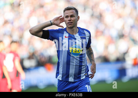 Berlin, Allemagne. 21 Oct, 2018. L'Hertha Berlin Ondrej Duda fête marquant lors d'un match de Bundesliga allemande entre Hertha Berlin et Fribourg, à Berlin, capitale de l'Allemagne, le 21 octobre 2018. Le match s'est terminé par un nul 1-1. Credit : Shan Yuqi/Xinhua/Alamy Live News Banque D'Images