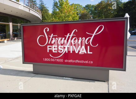 Festival de Stratford Festival Theatre signe à l'extérieur de la région de Stratford (Ontario) Canada. Banque D'Images