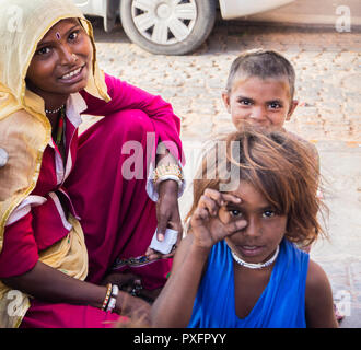 Jaipur, Inde, 20 septembre 2018 scènes quotidiennes de la population locale en regardant les touristes, à demander de l'argent ou en se faisant passer pour eux Banque D'Images