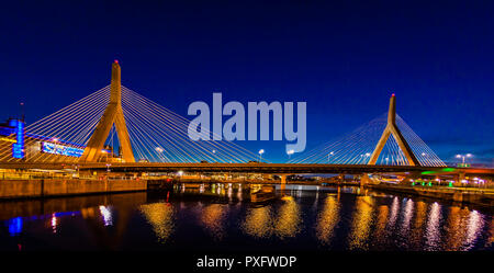 Leonard P. Zakim Bunker Hill Memorial Bridge   Boston, Massachusetts, USA Banque D'Images