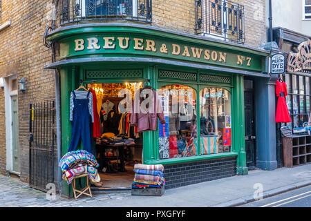 Boutique de vêtements vintage tendance, Margate Old Town, Margate, Thanet, Kent, Angleterre Banque D'Images