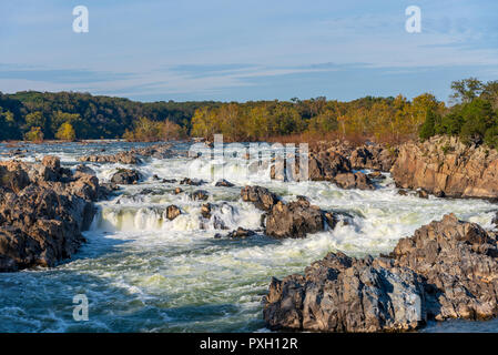 L'eau de la rivière Potomac en cascades Mather Gorge à McLean, VA. Banque D'Images