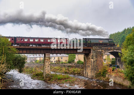 La ville de Wells locomotive à vapeur Bulleid Brooksbottom atI sur le viaduc de chemin de fer à vapeur East Lancashire Automne gala 19e / semaine Oct 22. Banque D'Images