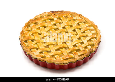 Tarte aux pommes maison isolé sur fond blanc Banque D'Images