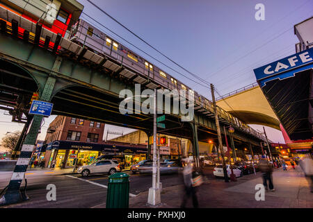 Astoria - La Station de métro Astoria Ditmars Boulevard Queens - New York, New York, USA Banque D'Images