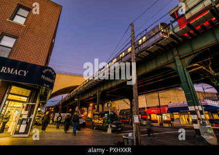 Astoria - La Station de métro Astoria Ditmars Boulevard Queens - New York, New York, USA Banque D'Images