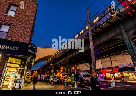 Astoria - La Station de métro Astoria Ditmars Boulevard Queens - New York, New York, USA Banque D'Images