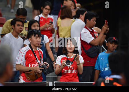 Kallang-Singapore-26Oct 2018:fans non identifiés au cours de l'action en 2018 contre arsenal icc entre à l'Atlético de Madrid au Stade national,Singapour Banque D'Images