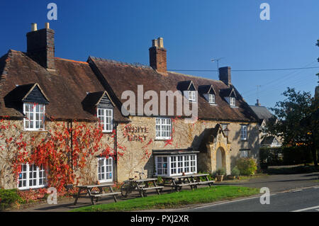 Le White Hart, dans la région de Newbold-sur-Stour, Warwickshire, Angleterre Banque D'Images