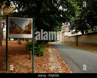 AJAXNETPHOTO. LOUVECIENNES, FRANCE. - Panneau d'information - pour voir peint par peintre impressionniste Alfred Sisley 1839-1899 'CHEMIN DE LA MACHINE, LOUVECIENNES, 1873." Photo:JONATHAN EASTLAND/AJAX REF:181909 GX8  418 Banque D'Images