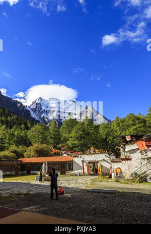 Le Sichuan, Shanghai, Chine. 23 Oct, 2018. Le Sichuan, Chine-Yading est un niveau national réserver dans Daocheng County, au sud-ouest d'ChinaÃ », de la province du Sichuan. Crédit : SIPA Asie/ZUMA/Alamy Fil Live News Banque D'Images