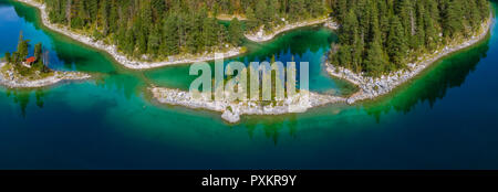 Vue aérienne, lac Eibsee d'îles à l'automne près de Grainau, Upper Bavaria, Bavaria, Germany, Europe Banque D'Images