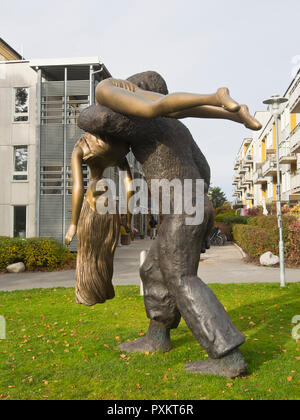 Løren, un quartier résidentiel moderne à Oslo en Norvège, avec le parc de sculptures de Peer Gynt dans le centre, s'enfuyant avec la mariée Banque D'Images