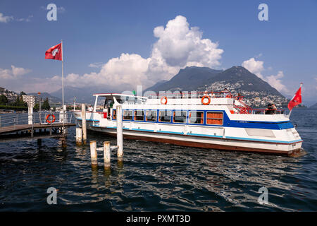 Ferry à Lugano, le lac de Lugano, Suisse Banque D'Images