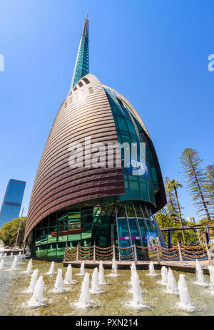 La Swan Bell Tower et avant-cour des Fontaines, Barrack Square, Perth, Australie occidentale Banque D'Images