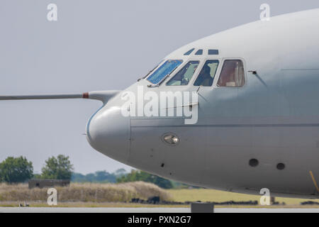 RAF VC-10 (VC10) ZA147 aerial refueling tanker de retourner à RAF Cottesmore, BAe accompagnement jets Harrier de l'Afghanistan. 1er juillet 2009 Banque D'Images