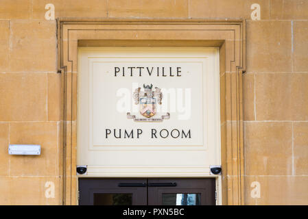 Le Pittville Pump room dans Pittville Park, Cheltenham, Gloucestershire est un bâtiment de style Régence et le plus grand bâtiment restant dans Cheltenham Spa Banque D'Images