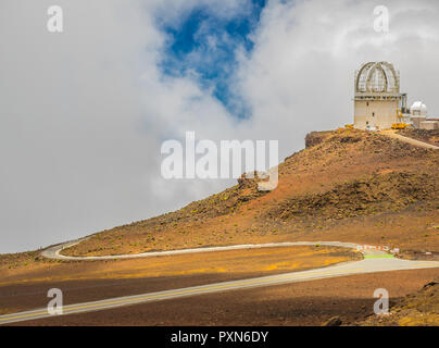 MAUI, HI - Juillet 13, 2015 - Observatoire de l'Haleakala , c'est comme si de marcher sur Mars, mais vous êtes sur le Heleakala cratère, Maui, Hawaii le 13 juillet 2015 Banque D'Images